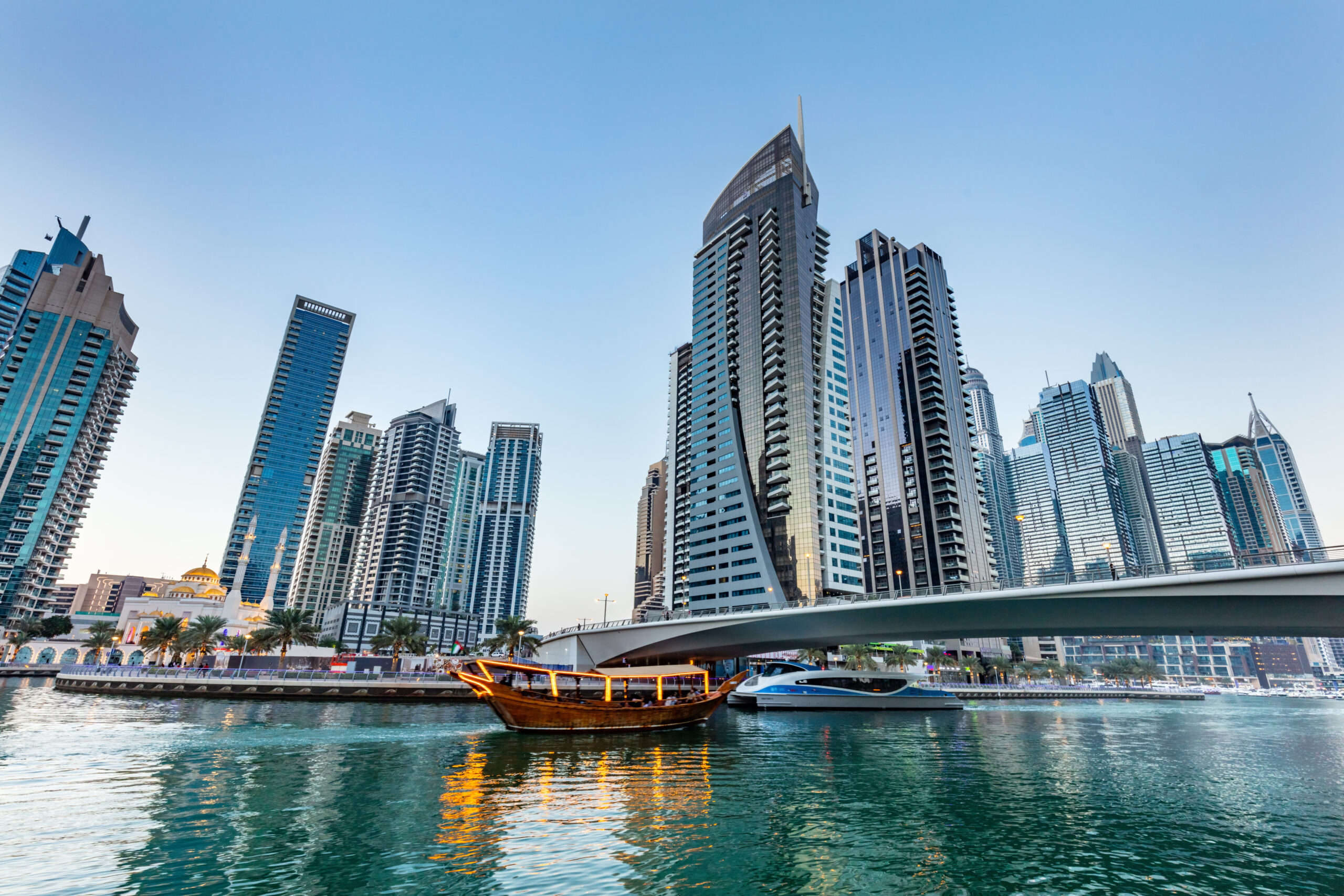 Rent a boat in Dubai