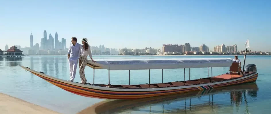 كيفية استئجار قارب في دبي