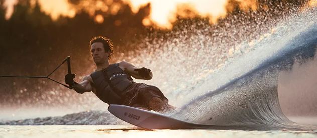 Best Water Ski in Abu Dhabi With Golden Waves